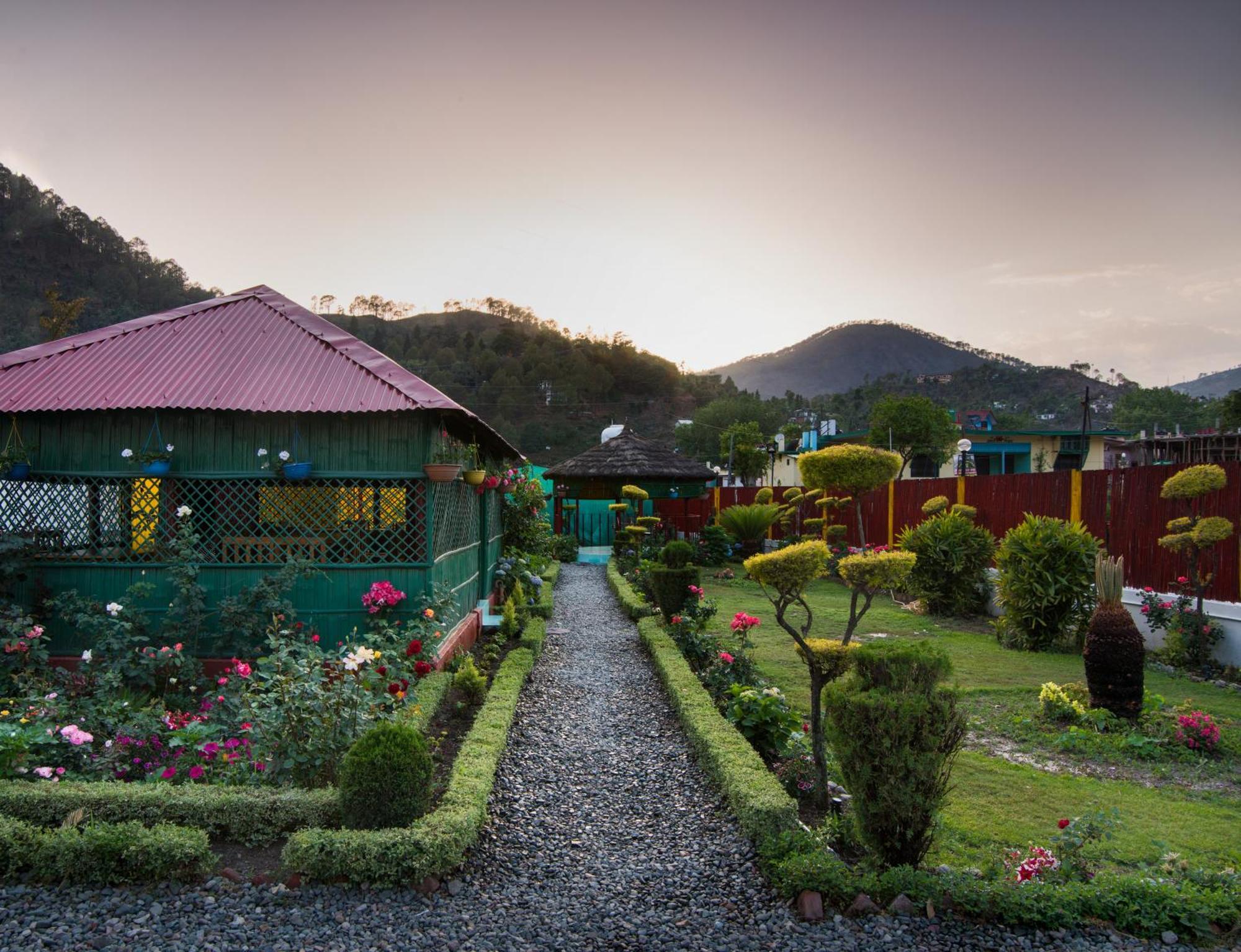 Ivy The Boutique Hotel Near Neem Karoli Temple Nainital Eksteriør billede