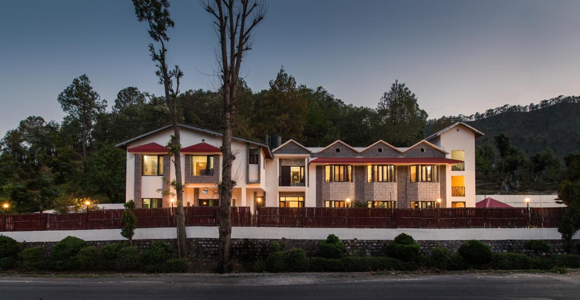 Ivy The Boutique Hotel Near Neem Karoli Temple Nainital Eksteriør billede